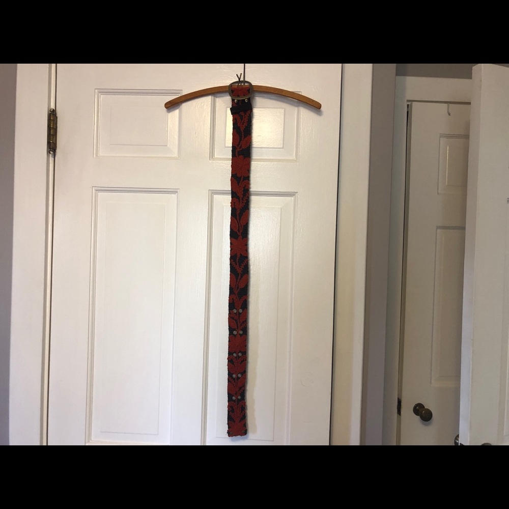 Pistil belt